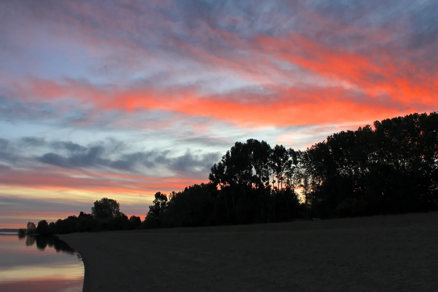 Atardecer en Playa Coique, Lago Ranco, Futrono